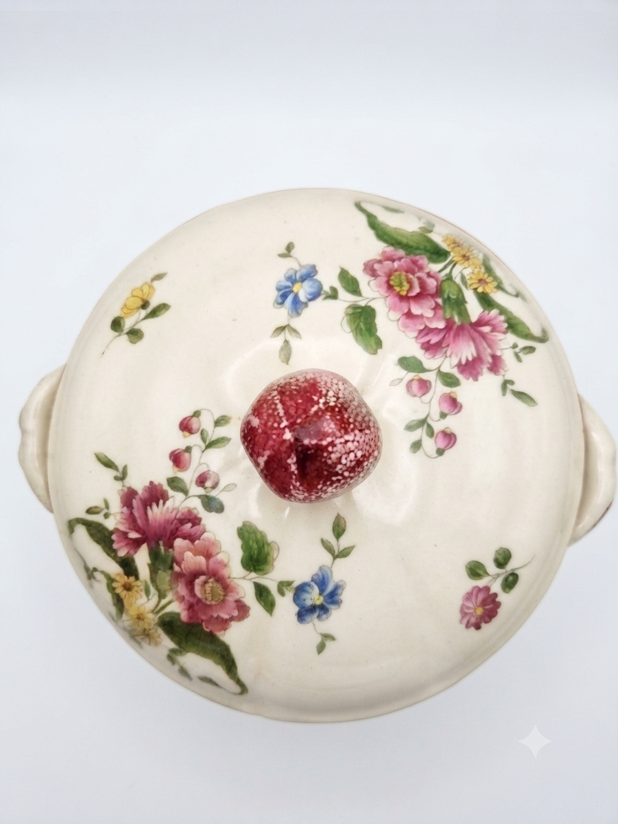 Grand service de vaisselle romantique "Vieux Saint-Amand" (Modèle 1713)